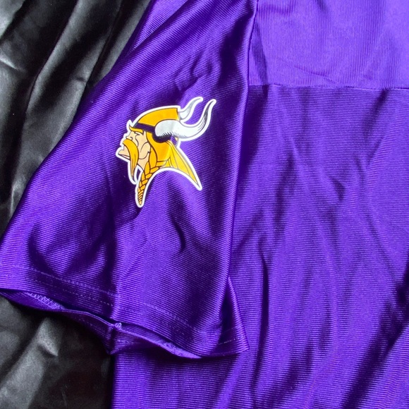EUC Vikings Favre jersey - Picture 8 of 8